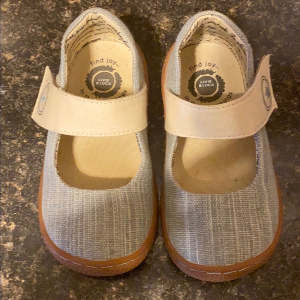 Toddler girls size 7 shoes
